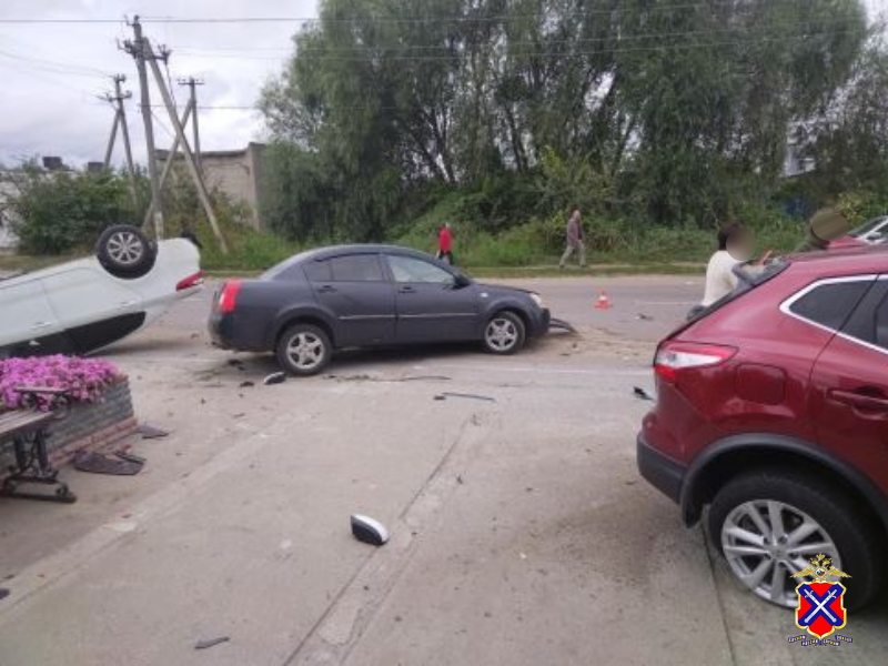 В Урюпинском районе Волгоградской области произошла массовая авария